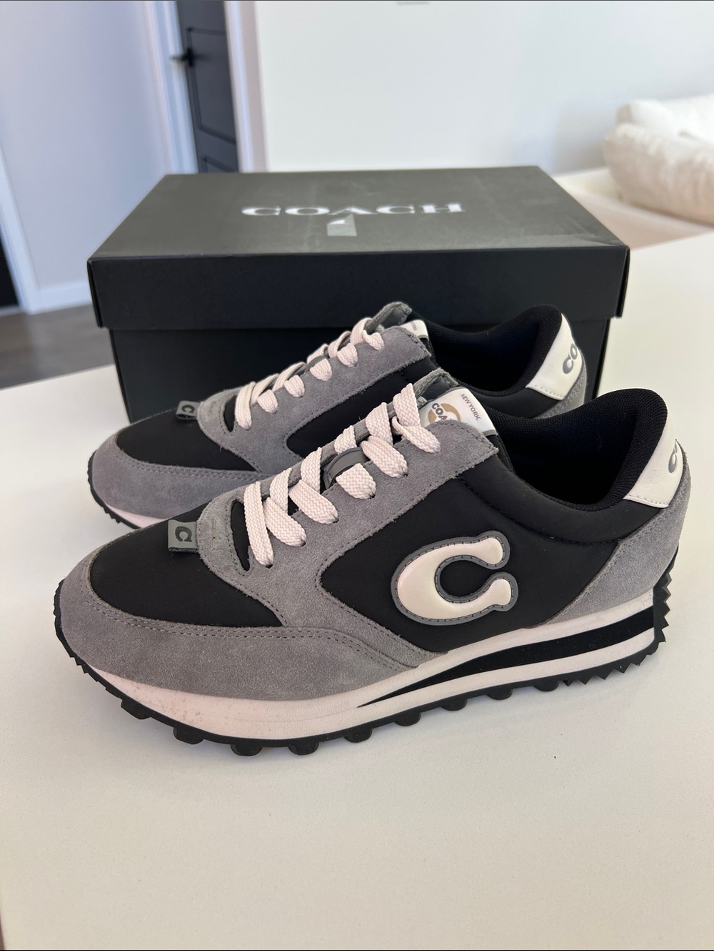 Coach runner lace up sneakers black and chalk gray cream C logo size 6.5